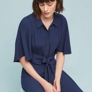 Cropped navy blue top